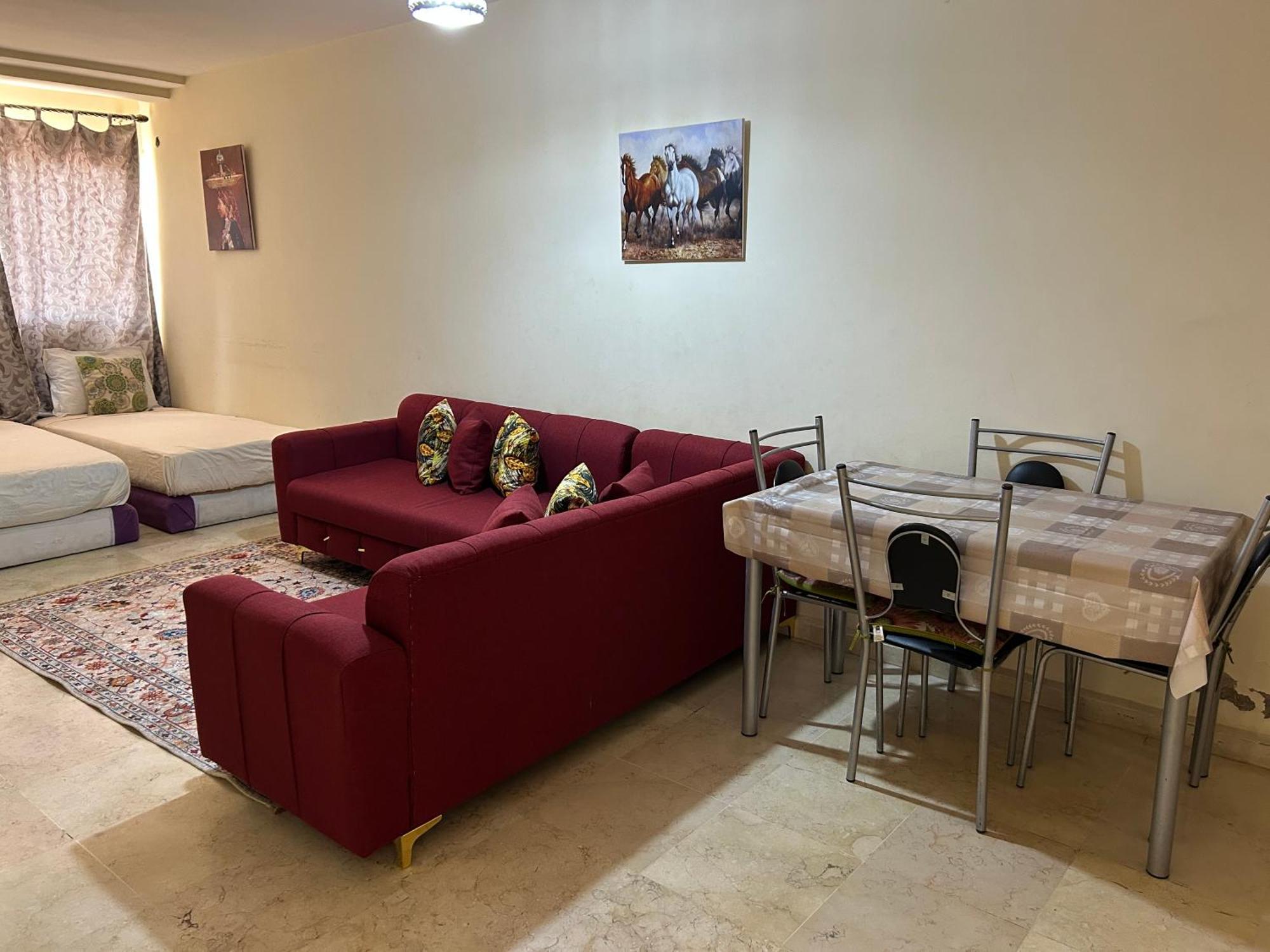 Apartment 33 *